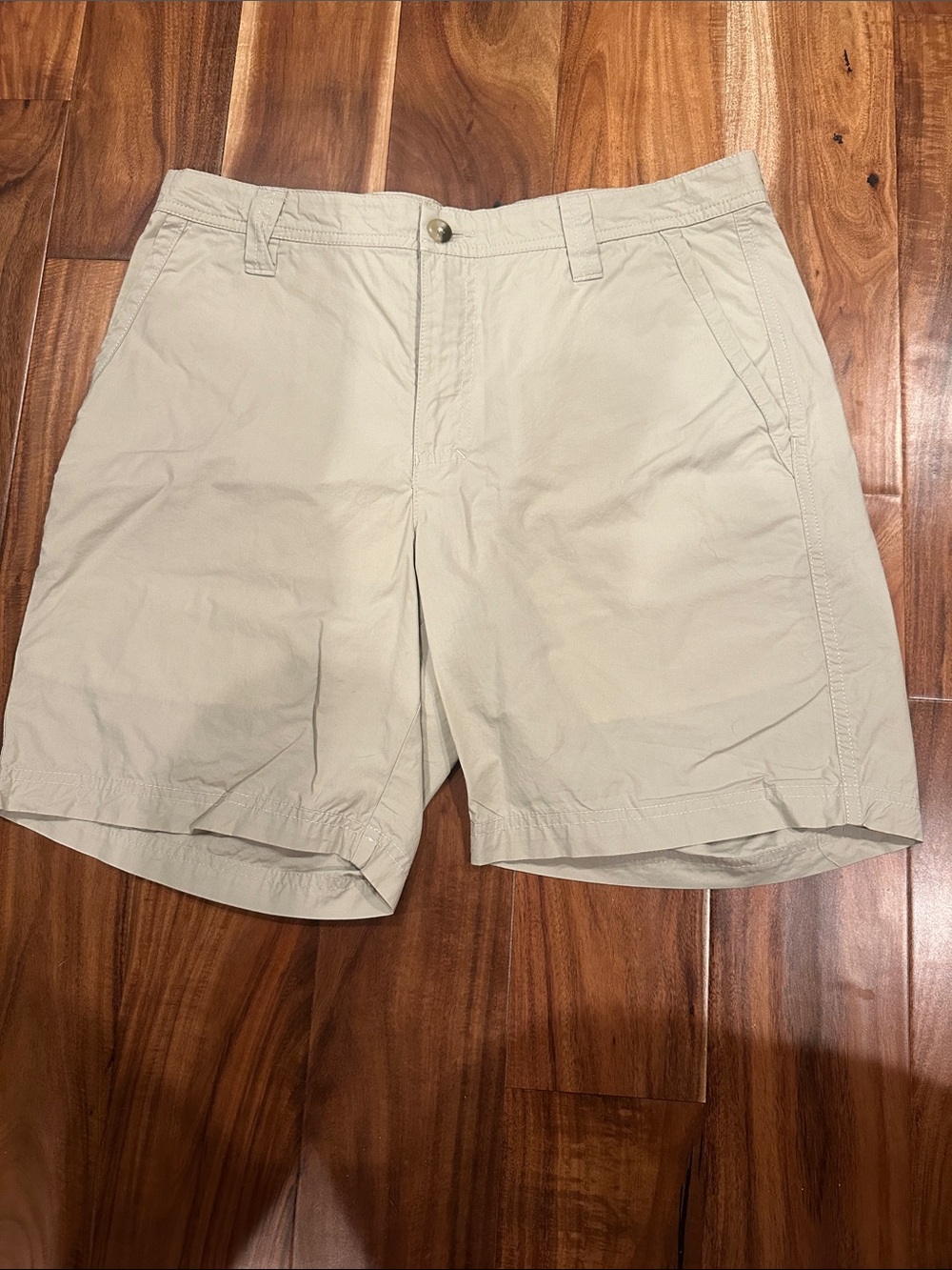 Columbia Men's Light Khaki Flat-Front Shorts